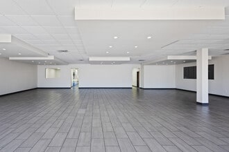 2020 Rutland Dr, Austin, TX to rent Interior Photo- Image 1 of 37