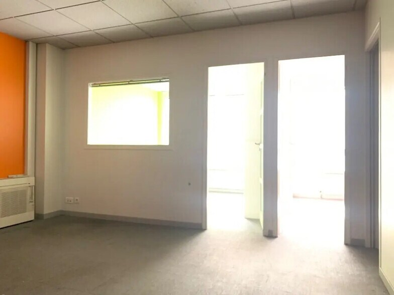 Office in Dijon for sale - Interior Photo - Image 2 of 6