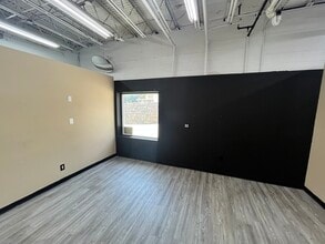 1735 Defoor Pl Nw, Atlanta, GA to rent Interior Photo- Image 2 of 3