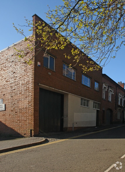 Key Hill Drive portfolio of 3 properties for sale on LoopNet.co.uk - Building Photo - Image 2 of 4