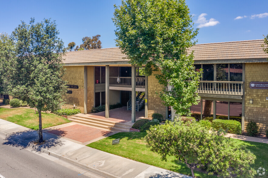 17671 Irvine Blvd, Tustin, CA for rent - Building Photo - Image 3 of 27