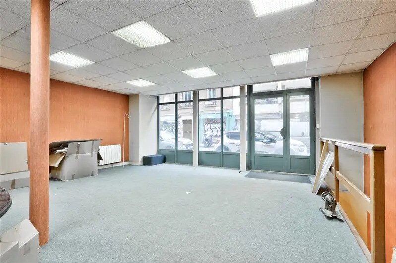 Office in Paris for sale - Building Photo - Image 1 of 9