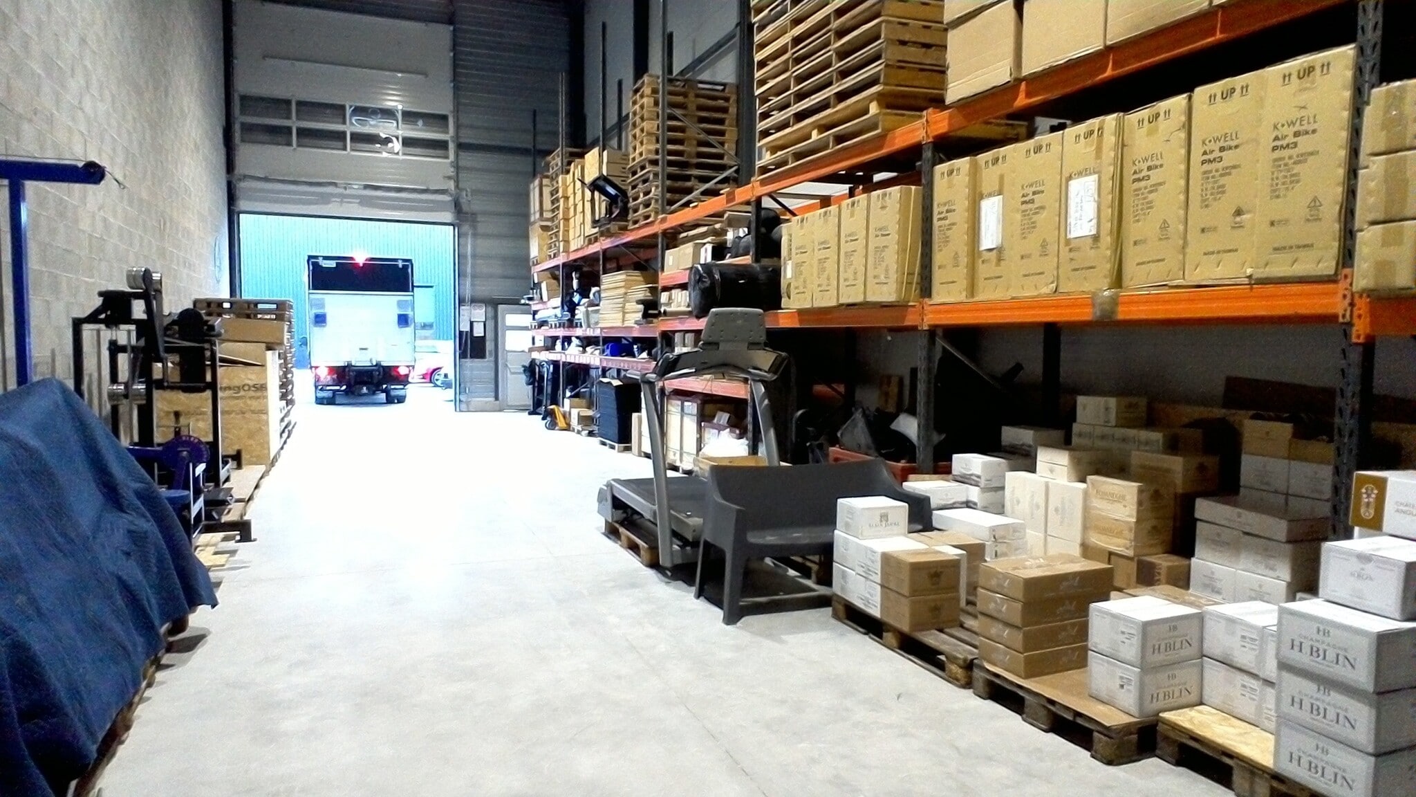 Light Industrial in La Ciotat to rent Interior Photo- Image 1 of 7
