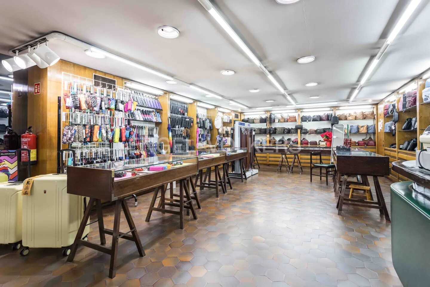 Retail in L'Hospitalet de Llobregat, Barcelona for sale Interior Photo- Image 1 of 7