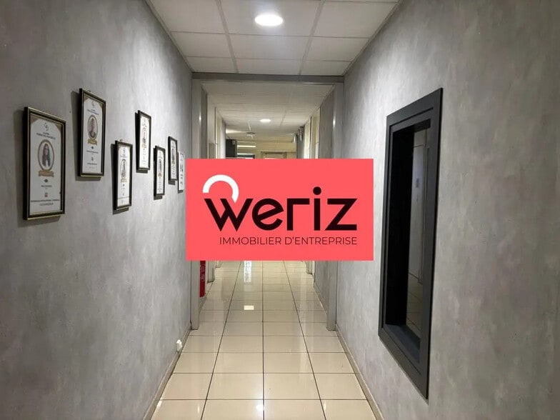 Office in Marseille to rent - Building Photo - Image 3 of 12