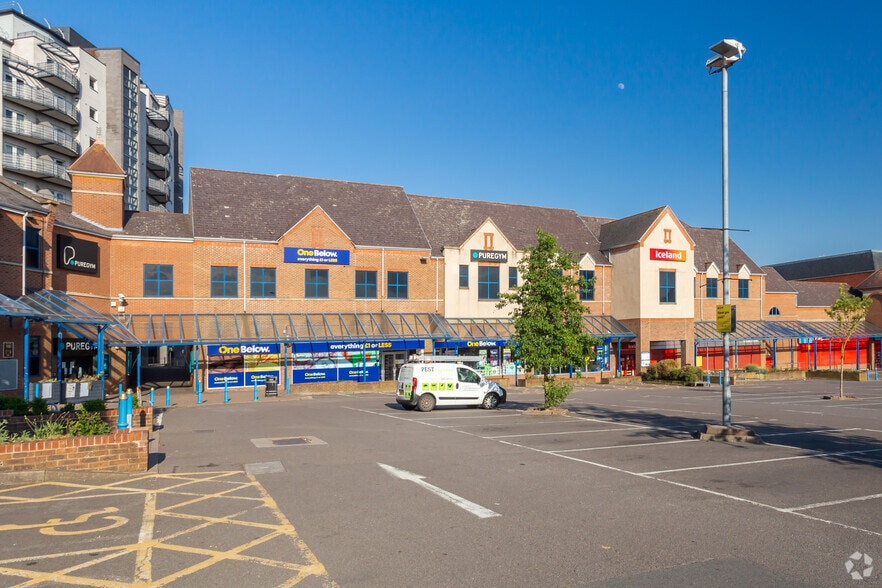 11-14 St. Peters Sq, Northampton for sale - Primary Photo - Image 1 of 1