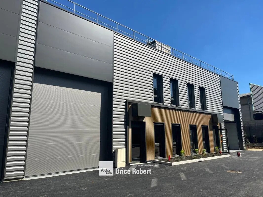 Office in Vénissieux to rent Building Photo- Image 1 of 8
