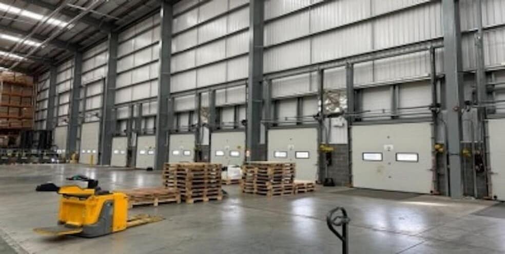 Omega Dr, Manchester to rent - Building Photo - Image 2 of 3