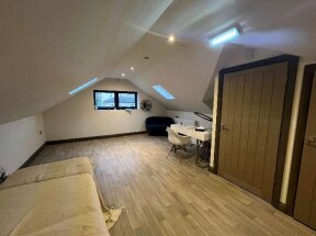 1 Moorbottom, Honley to rent Interior Photo- Image 2 of 3