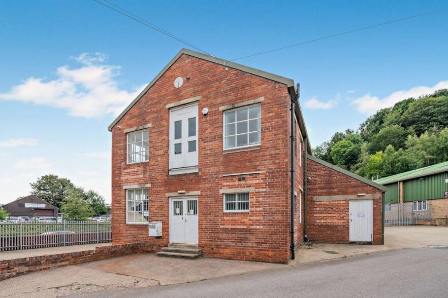 Elland Rd, Brighouse to rent - Building Photo - Image 3 of 4