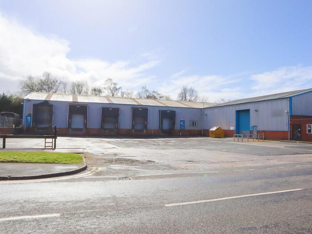 Second Ave, Kingswinford to rent Building Photo- Image 1 of 9