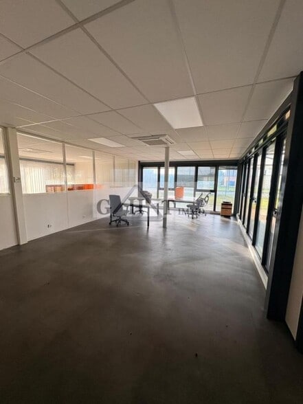 Industrial in Conflans-Sainte-Honorine to rent - Interior Photo - Image 3 of 7