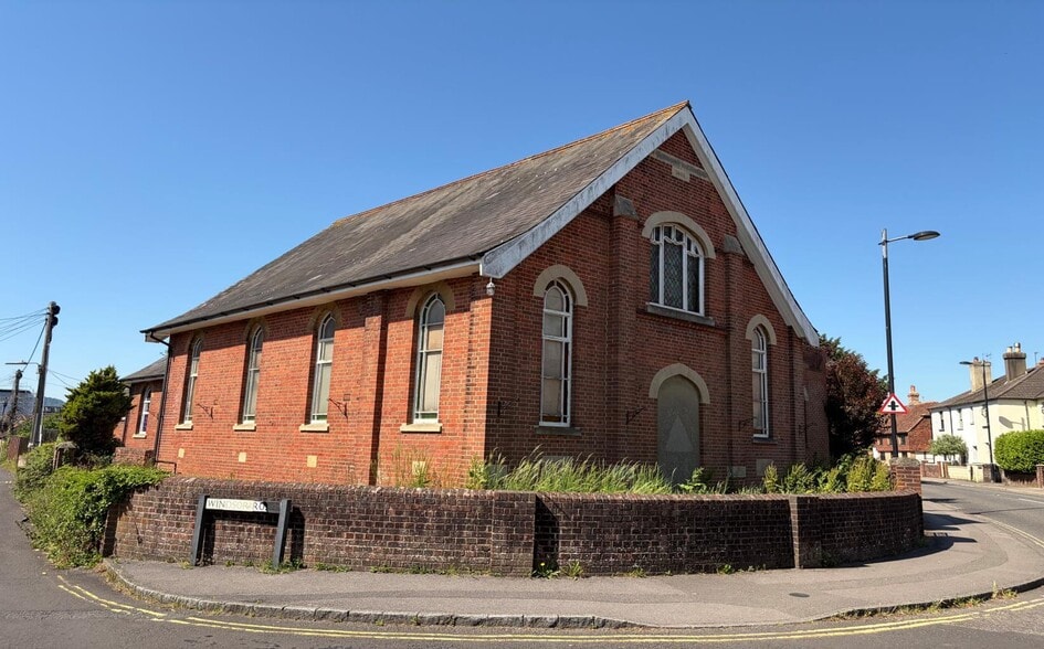 Windsor Road, Petersfield for sale - Primary Photo - Image 1 of 5