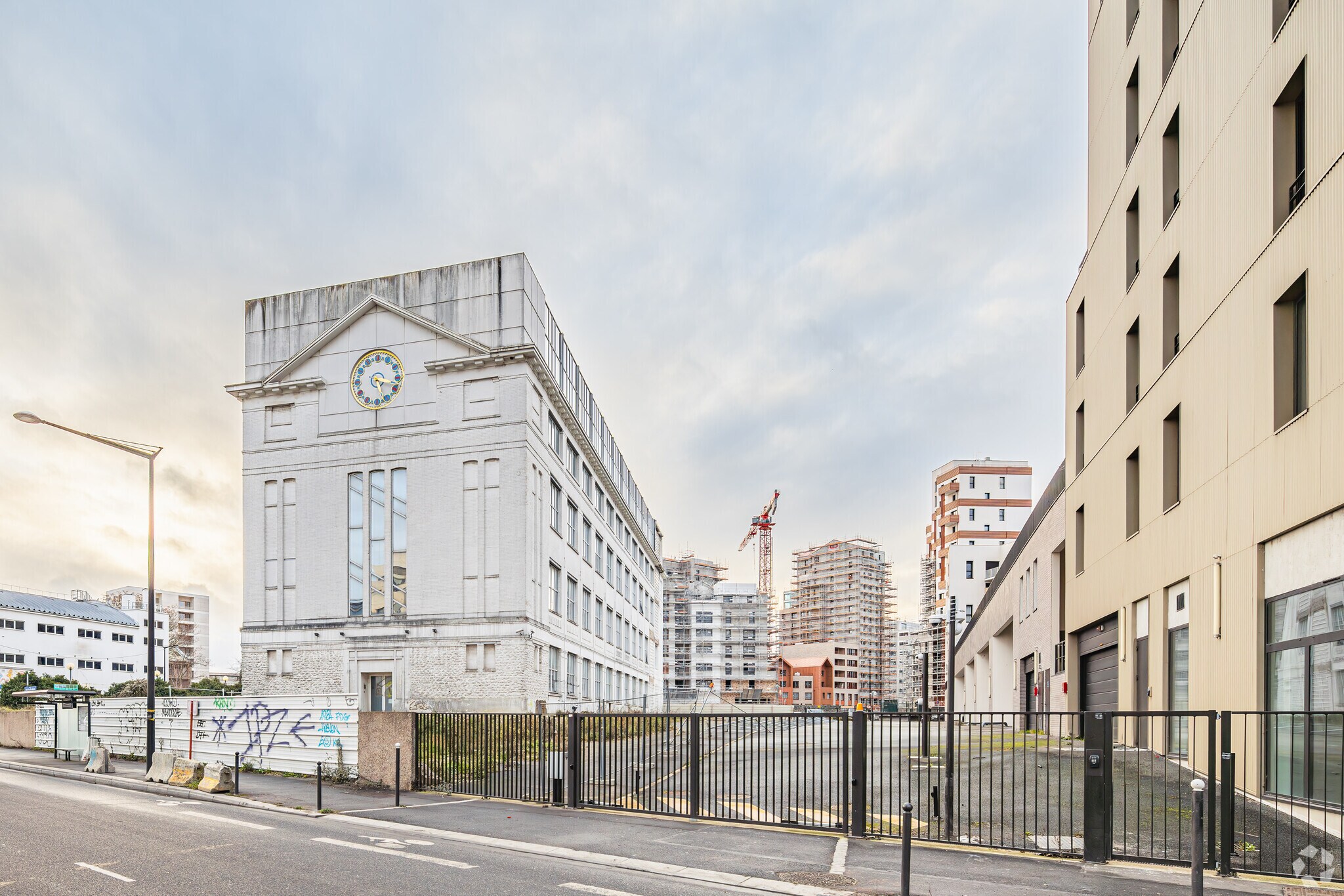 9-11 Rue Jean Mazet, Ivry-sur-Seine to rent Primary Photo- Image 1 of 6