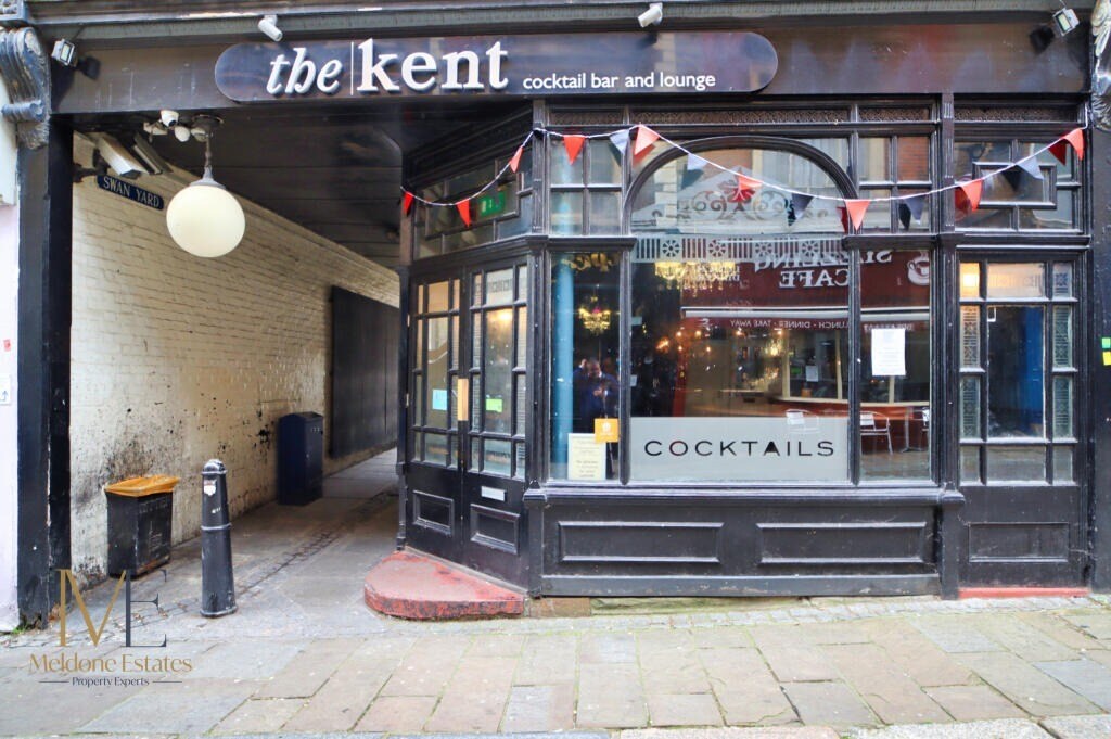 20 High St, Gravesend to rent Building Photo- Image 1 of 33