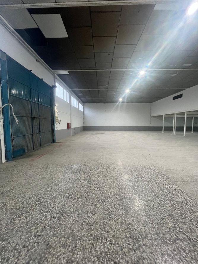 Industrial in Elche, Alicante to rent Interior Photo- Image 1 of 12