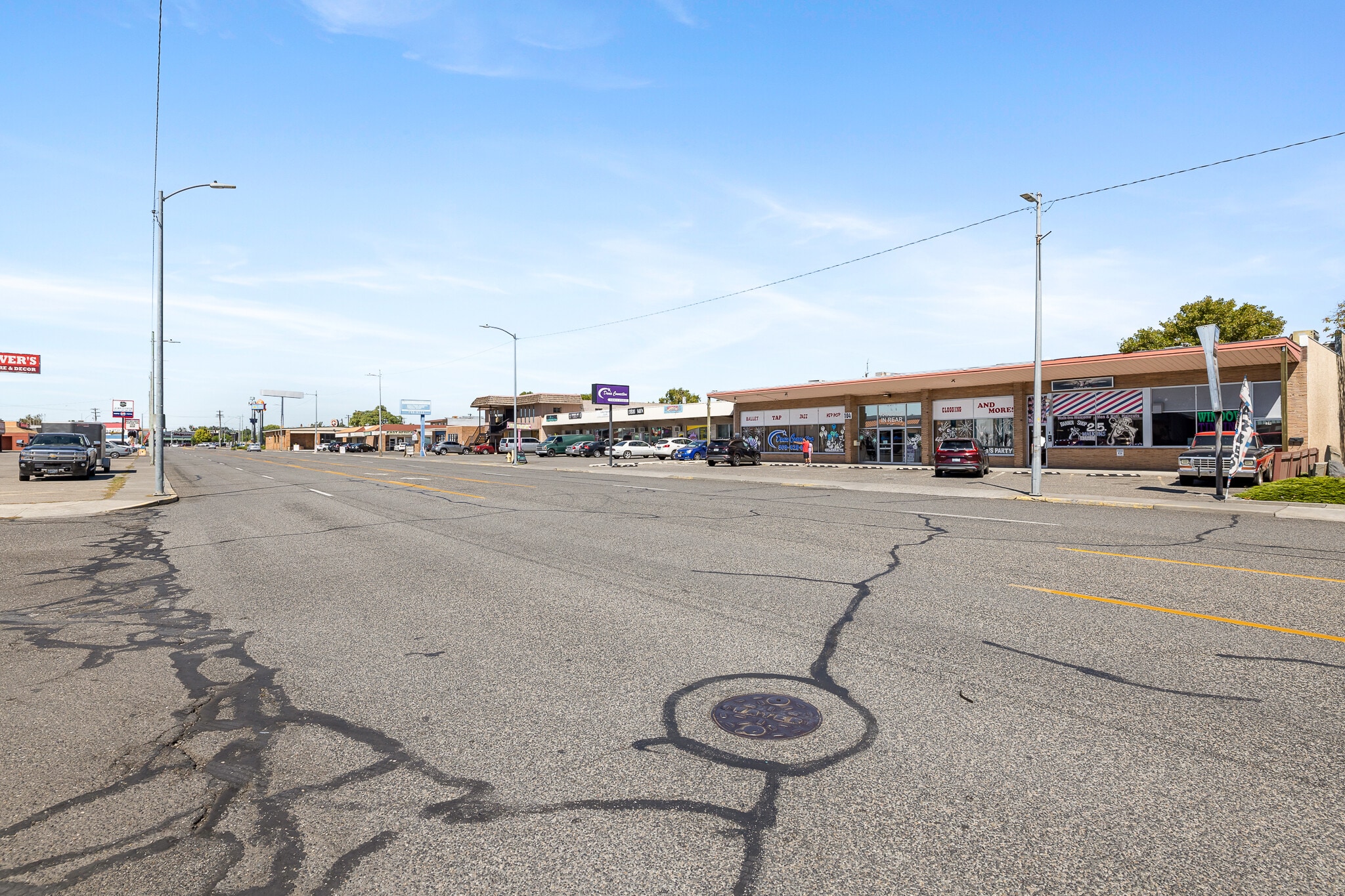 108-112 Vista Way, Kennewick, WA for sale Primary Photo- Image 1 of 1