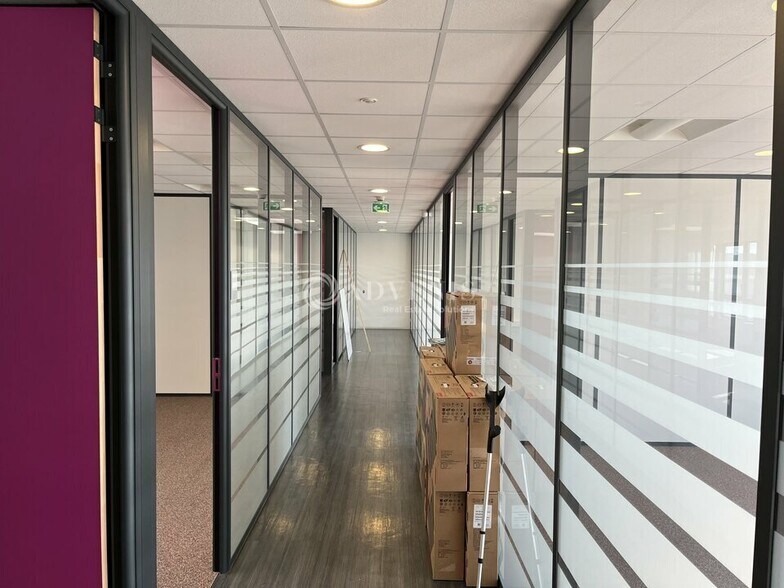 Office in Bezons to rent - Interior Photo - Image 3 of 8