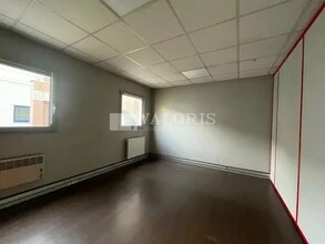 Office in Villeurbanne to rent Interior Photo- Image 2 of 10