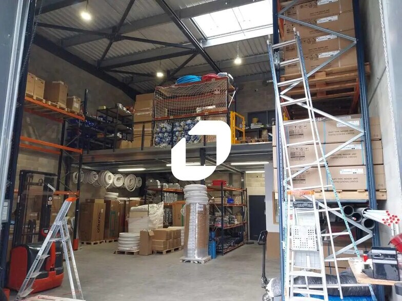 Light Industrial in Béziers for sale - Interior Photo - Image 2 of 21