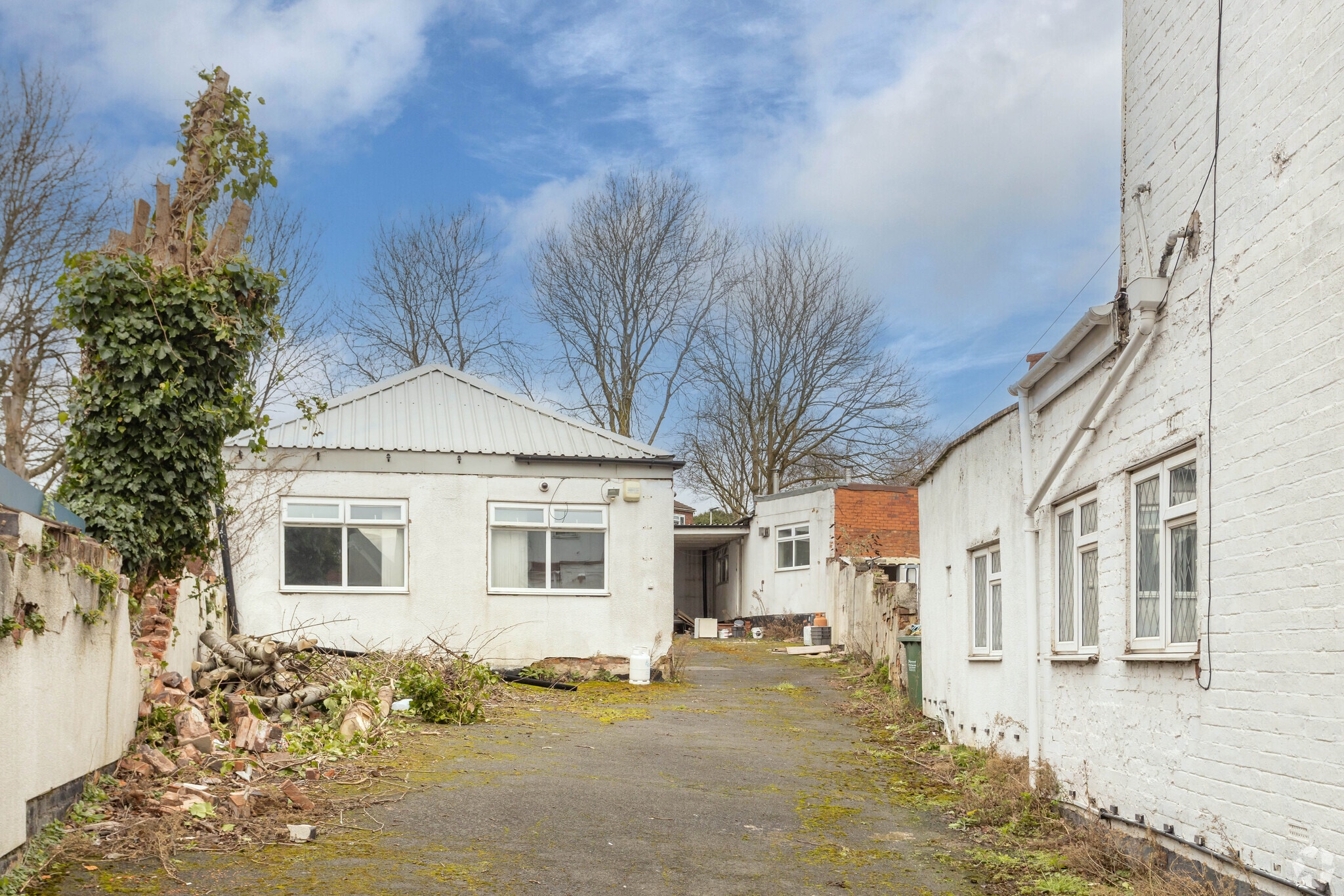 119 Oak Rd, West Bromwich to rent Primary Photo- Image 1 of 2