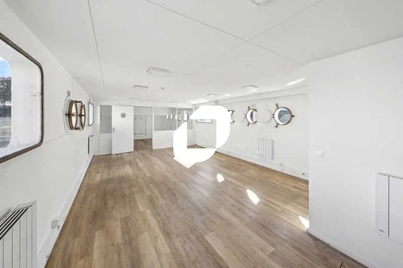 Office in Asnières-sur-Seine for sale Building Photo- Image 1 of 17