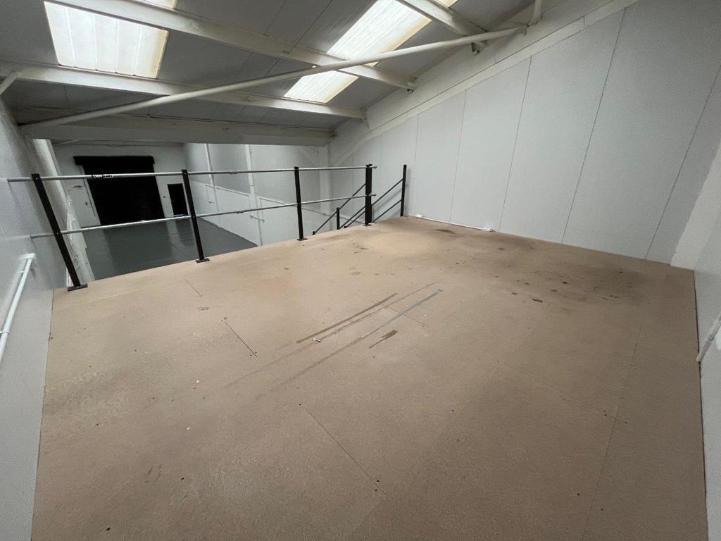 Moorside, Colchester to rent Interior Photo- Image 1 of 4