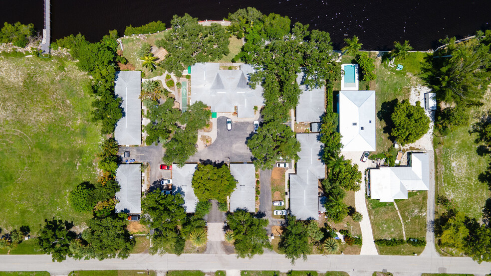 3331 E Riverside Dr, Fort Myers, FL for sale - Aerial - Image 3 of 8