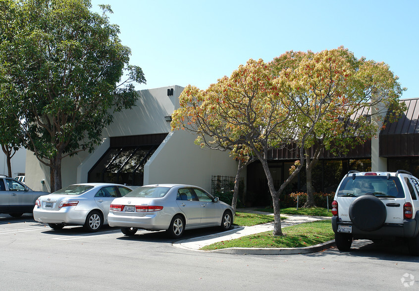 760 W 16th St, Costa Mesa, CA for rent - Building Photo - Image 1 of 9