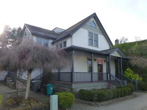 210 Morris St, La Conner, WA for rent Building Photo- Image 1 of 19