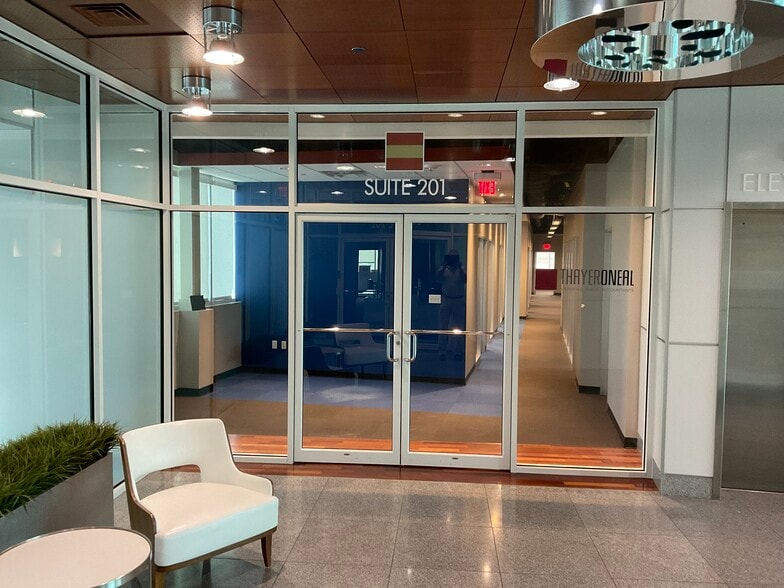 101 Parklane Blvd, Sugar Land, TX to rent - Interior Photo - Image 2 of 9