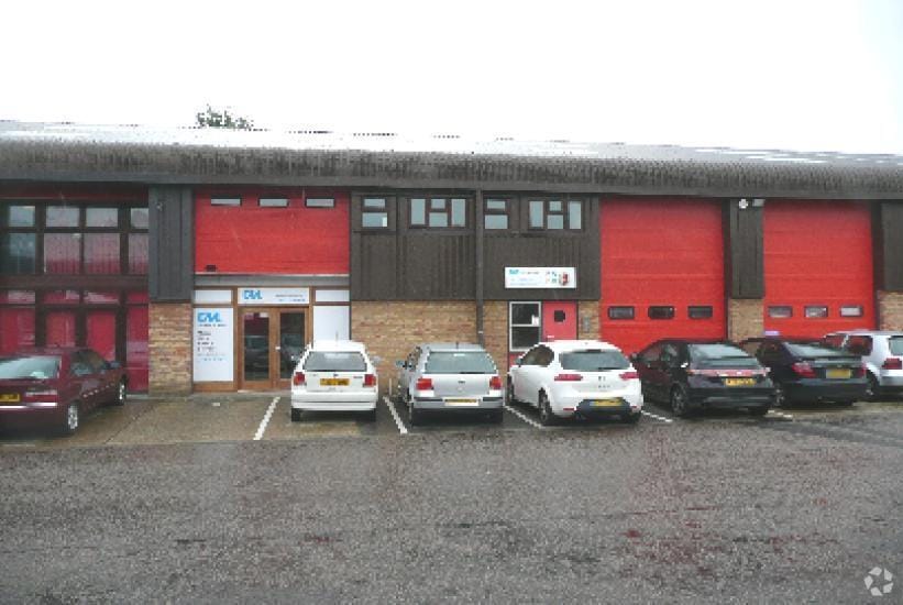 Dogflud Way, Farnham to rent - Building Photo - Image 3 of 13