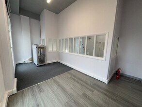 1-2 Beaufort Sq, Chepstow to rent Interior Photo- Image 1 of 4