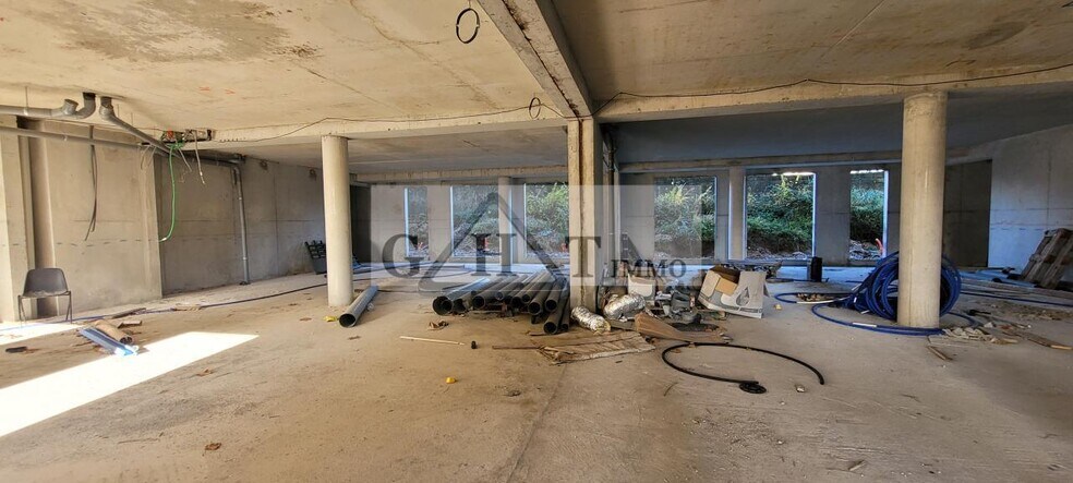 Retail in Le Muy for sale - Interior Photo - Image 3 of 3