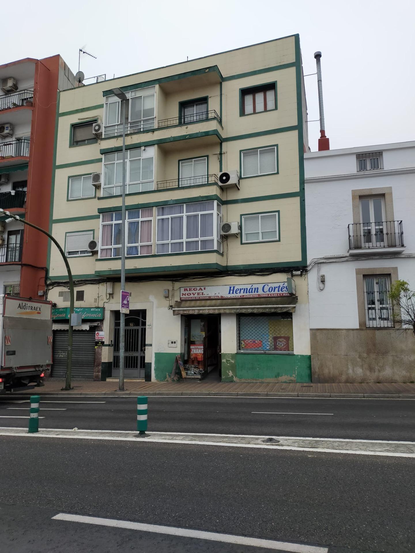 Retail in Cáceres, Cáceres for sale Building Photo- Image 1 of 4