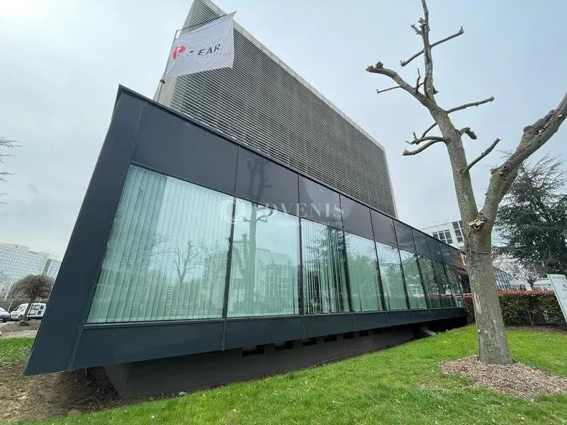 Office in Vélizy-Villacoublay to rent Building Photo- Image 1 of 7