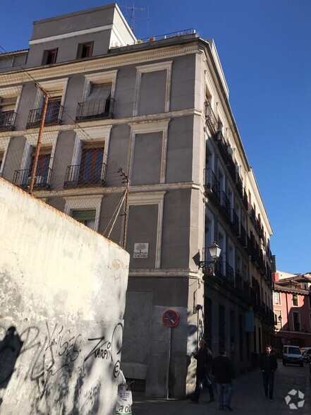 Calle del Almendro, 4, Madrid, Madrid for sale - Building Photo - Image 2 of 3