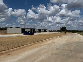 6815 Rendon Bloodworth Rd, Fort Worth, TX to rent Building Photo- Image 2 of 5