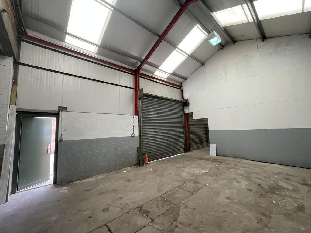 Whitebridge Ln, Stone to rent Building Photo- Image 1 of 10