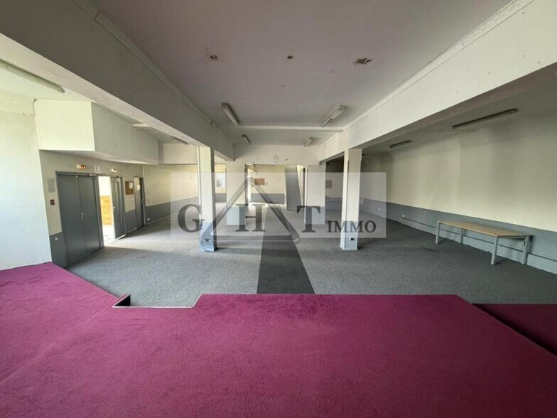 Industrial in Saint-Maur-des-Fossés to rent - Interior Photo - Image 1 of 6