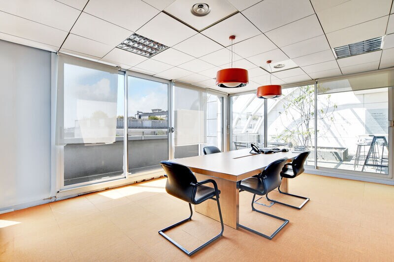 85 Rue Edouard Vaillant, Levallois-Perret to rent - Building Photo - Image 3 of 12