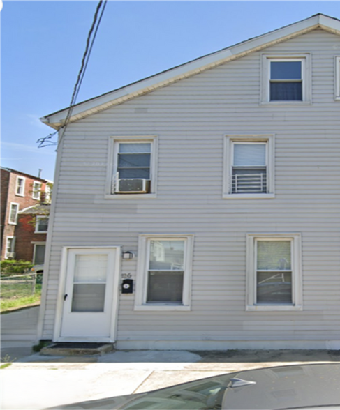 Gloucester City Portfolio portfolio of 3 properties for sale on LoopNet.co.uk - Building Photo - Image 3 of 11