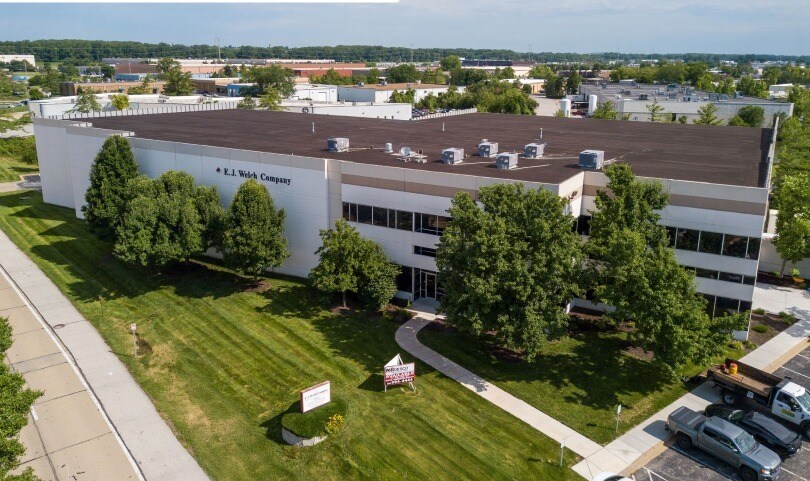 13735 Lakefront Dr, Earth City, MO to rent Building Photo- Image 1 of 9