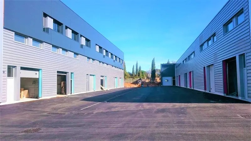 Location Bureaux 273 m² - Photo 1