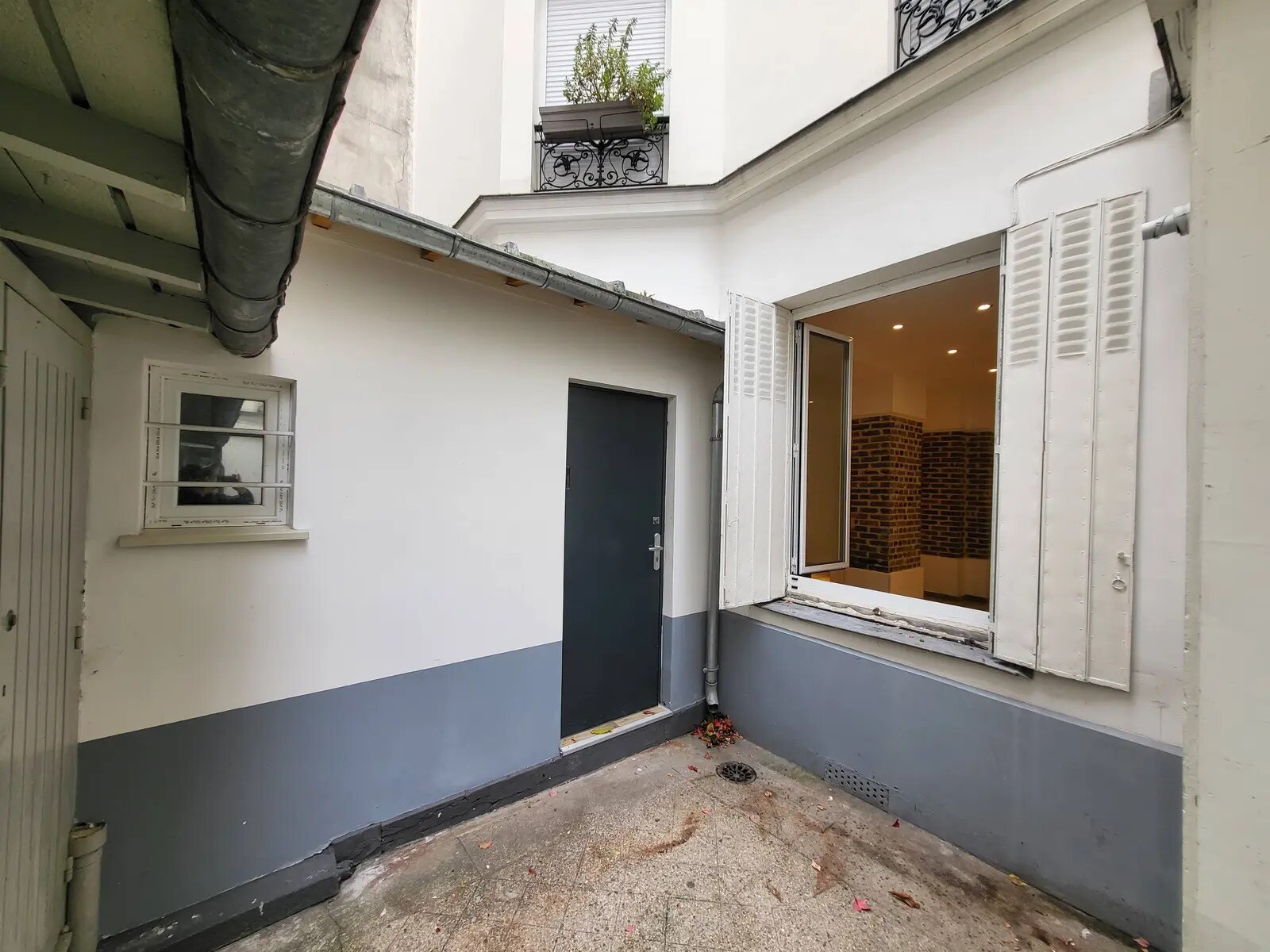 Build-to-Rent in Paris for sale Primary Photo- Image 1 of 5