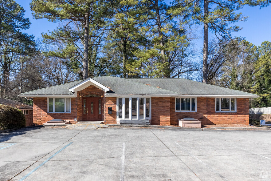 3136 Clairmont Rd NE, Brookhaven, GA for sale - Primary Photo - Image 1 of 21