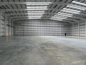 Bartley Way, Hook to rent Interior Photo- Image 2 of 3