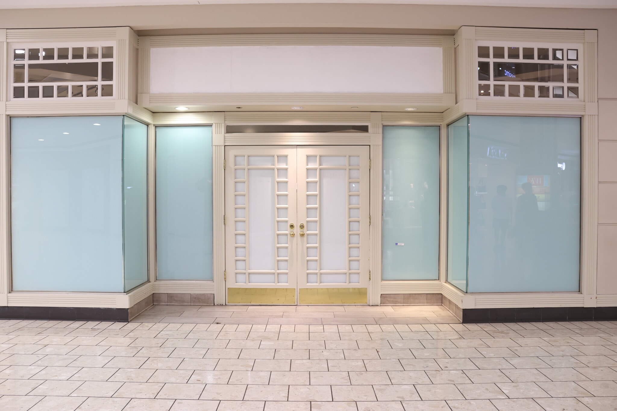 100 Greyrock Pl, Stamford, CT to rent Interior Photo- Image 1 of 8