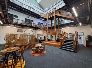 Armley Rd, Leeds to rent Interior Photo- Image 1 of 2