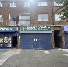 280-284 Court Road, London to rent Building Photo- Image 1 of 1